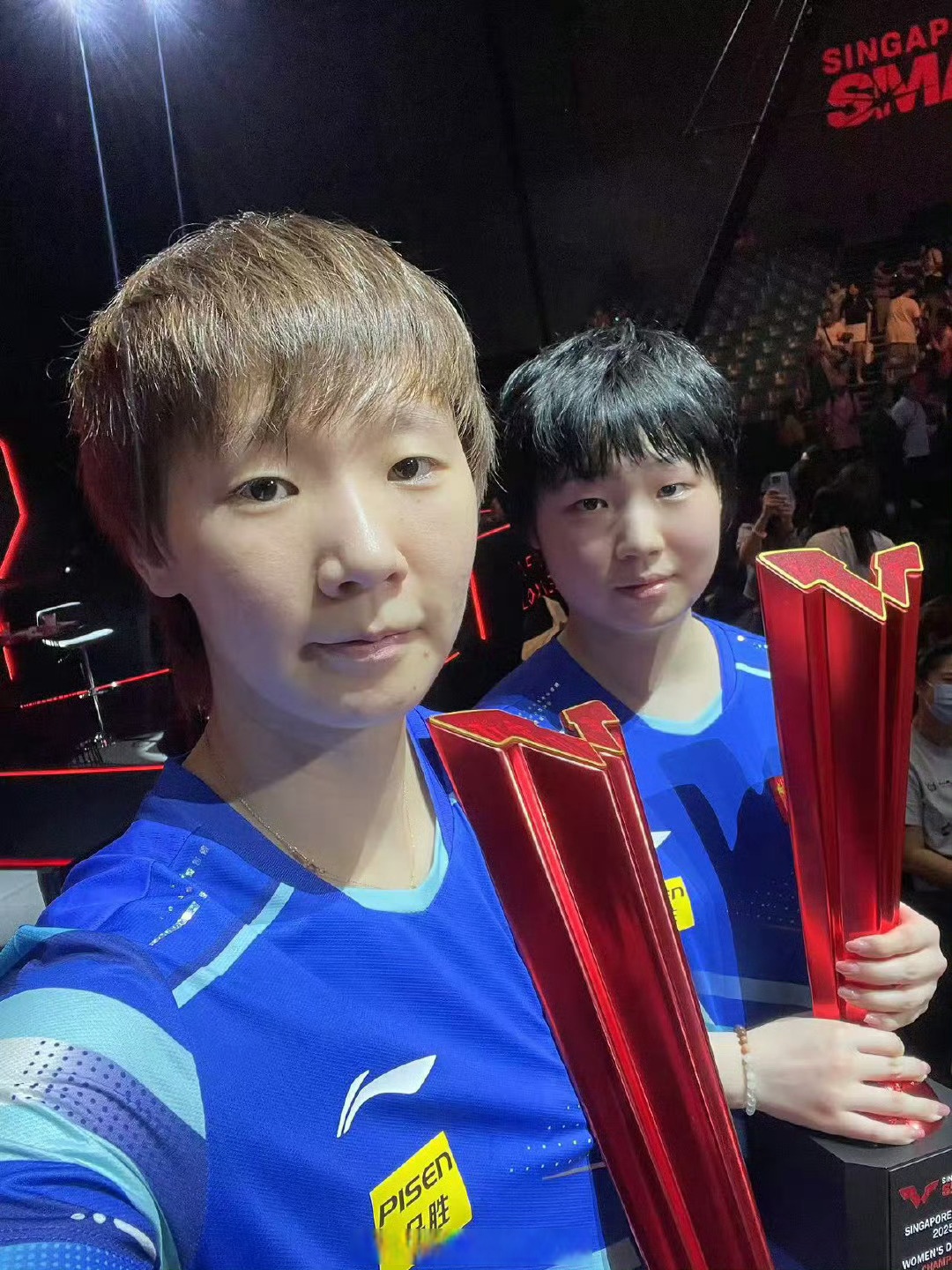 开云体育官网登录入口-大满贯-王艺迪/蒯曼3-2海产组合女双夺冠